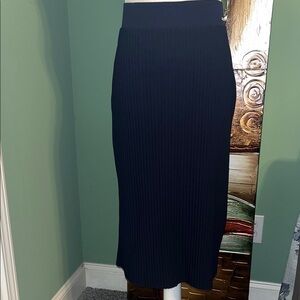 Elegant Navy Ribbed Skirt, Size M